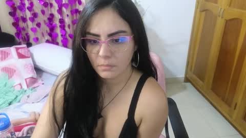 Snapshot of lovely_trix_ chatting on 02-11-25, 03:29 Trix online show from 02-11-25, 03:29