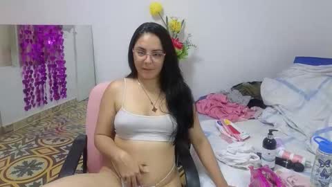 Snapshot of lovely_trix_ chatting on 09-23-25, 03:26 Trix online show from 09-23-25, 03:26