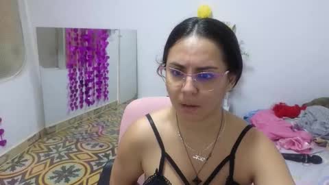Snapshot of lovely_trix_ chatting on 09-29-25, 12:10 Trix online show from 09-29-25, 12:10