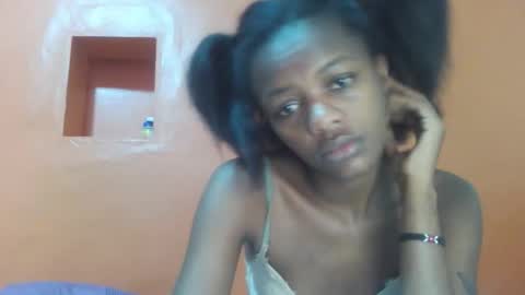 Lovely yvonne online show from 10-23-25, 11:20