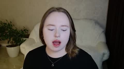 Snapshot of lovelybeatricee chatting on 02-14-26, 09:44 Beatrice online show from 02-14-26, 09:44