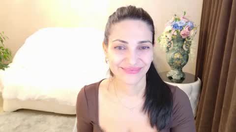 Snapshot of lovelybeatricee chatting on 02-20-26, 11:00 Beatrice online show from 02-20-26, 11:00