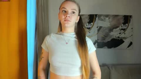 lovelygracee online show from 10-22-25, 02:06