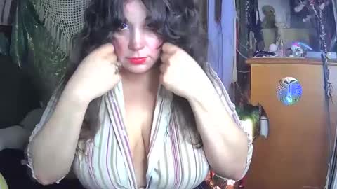 Snapshot of lovelylala chatting on 12-08-24, 07:26 lala online show from 12-08-24, 07:26