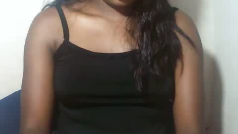 lovelylarra online show from 02-10-26, 06:45