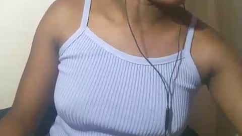 lovelylarra online show from 02-27-26, 09:31