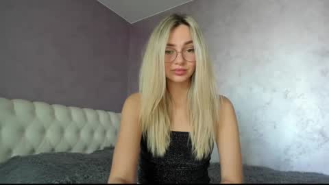 Snapshot of lovelyrose135 chatting on 03-07-25, 08:34 Lovely Rose online show from 03-07-25, 08:34
