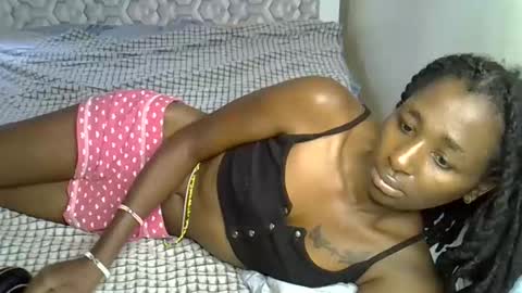 lovelytin online show from 10-18-25, 11:33