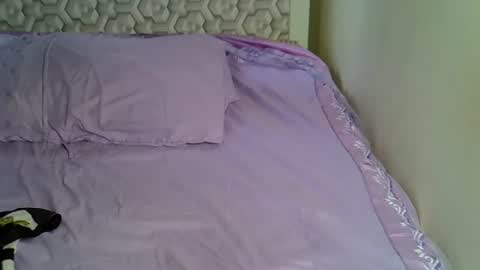 lovelytin online show from 11-30-25, 01:04