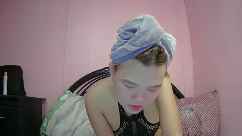 Snapshot of lovemae352295 chatting on 02-13-25, 12:32 lovemae352295 online show from 02-13-25, 12:32