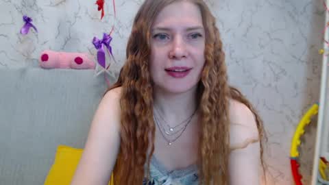 Snapshot of lovepeanutgirl chatting on 04-07-26, 04:29 Mary Love online show from 04-07-26, 04:29