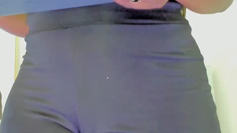L O V E  online show from 01-11-25, 11:45