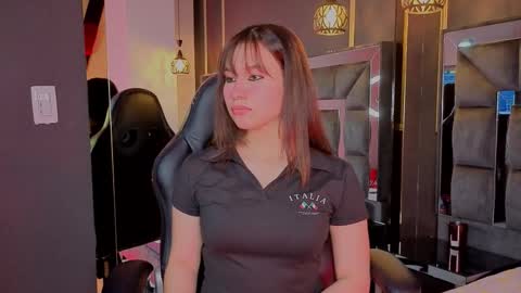 Snapshot of lovequinn_mjs chatting on 11-06-25, 08:21 Love online show from 11-06-25, 08:21