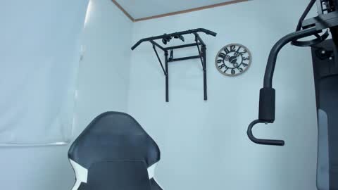 Snapshot of lover_fitnessboy chatting on 01-27-25, 07:35 kevin online show from 01-27-25, 07:35