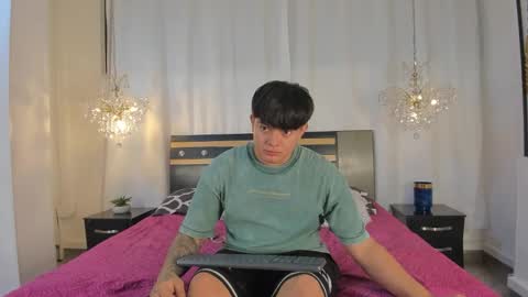 Snapshot of loverebels_ chatting on 10-31-25, 12:06 loverebels_ online show from 10-31-25, 12:06