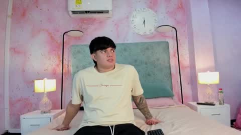 Snapshot of loverebels_ chatting on 11-09-25, 12:36 loverebels_ online show from 11-09-25, 12:36