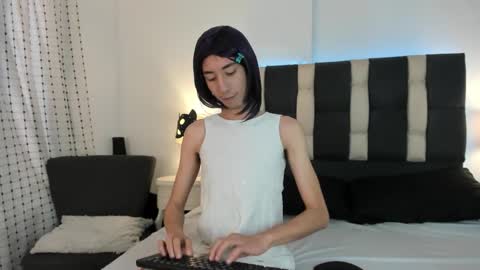 loverisu online show from 11-05-25, 07:36