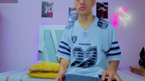 sofia and bryan online show from 11-02-25, 10:28