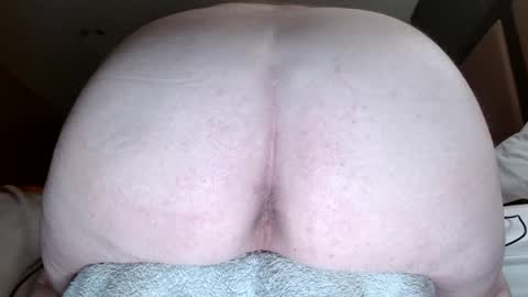 lovesurass2 online show from 01-14-26, 06:41