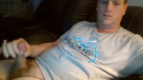 Snapshot of lovetocum37 chatting on 02-04-26, 07:42 lovetocum37 online show from 02-04-26, 07:42