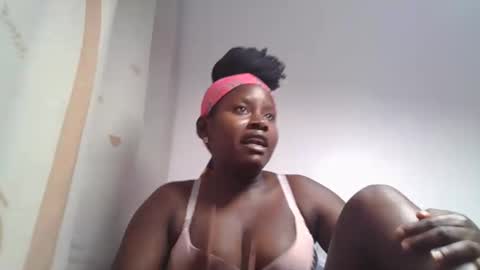 lovie_paula online show from 11-05-25, 02:11