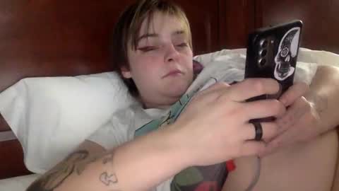 lovingapple online show from 01-31-25, 01:22