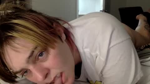 lovingapple online show from 01-31-25, 05:21