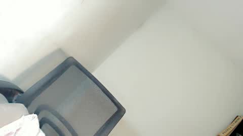 Lovingmonaru969 online show from 01-01-25, 08:47