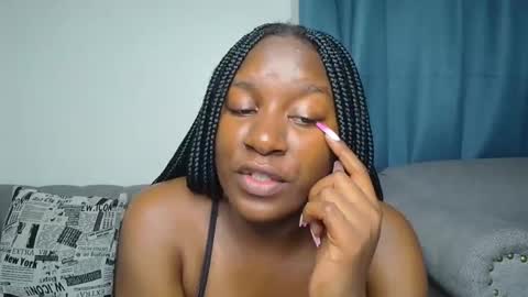 loyalcutie online show from 11-17-25, 04:29