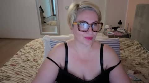 Snapshot of luana0809 chatting on 12-05-25, 08:23 luana online show from 12-05-25, 08:23