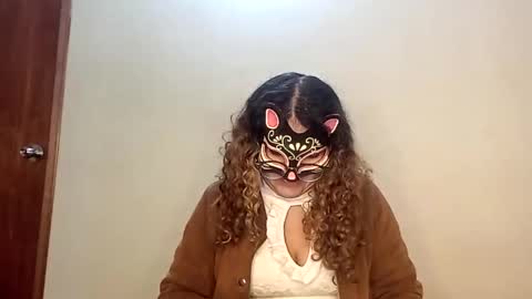 Snapshot of luana363 chatting on 11-14-25, 04:22 luana363 online show from 11-14-25, 04:22