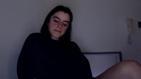 Snapshot of luana789 chatting on 01-15-25, 10:24 luana online show from 01-15-25, 10:24