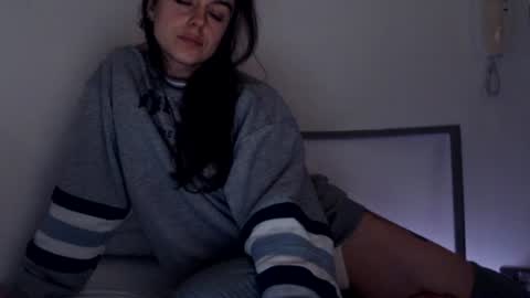 Snapshot of luana789 chatting on 01-19-25, 01:21 luana online show from 01-19-25, 01:21