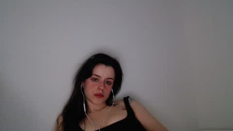 Snapshot of luana789 chatting on 10-18-25, 09:37 luana online show from 10-18-25, 09:37