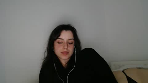 Snapshot of luana789 chatting on 11-07-25, 10:43 luana online show from 11-07-25, 10:43