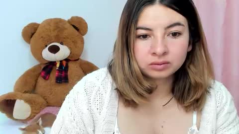 luara__01__lecat_1 online show from 10-22-25, 10:26