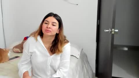 luara__01__lecat_1 online show from 02-20-26, 09:21