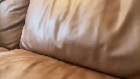 luca1010101010 online show from 10-05-25, 06:50