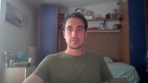 Snapshot of luca_f4 chatting on 09-09-25, 02:38 Luca online show from 09-09-25, 02:38