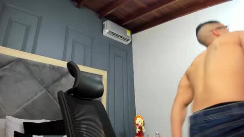 luca_morettii online show from 10-30-25, 12:39