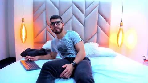 LucaPembroke online show from 12-17-25, 04:40