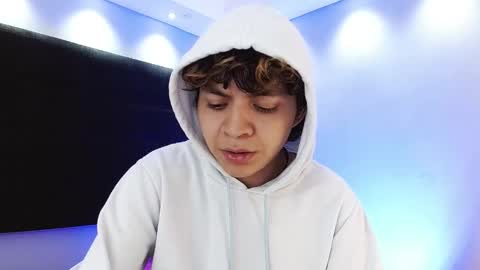 Snapshot of lucaas_king chatting on 12-26-24, 06:01 Lukas online show from 12-26-24, 06:01