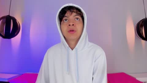 Snapshot of lucaas_king chatting on 01-09-25, 11:25 Lukas online show from 01-09-25, 11:25