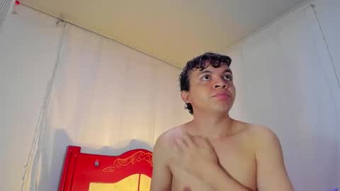 Snapshot of lucaas_king chatting on 09-19-25, 10:05 Lukas online show from 09-19-25, 10:05