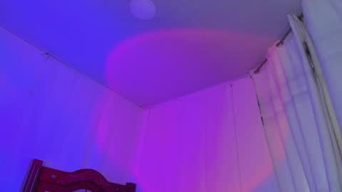 Snapshot of lucaas_king chatting on 10-10-25, 08:57 Lukas online show from 10-10-25, 08:57