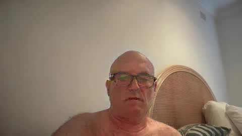 lucas10004 online show from 12-31-24, 02:08