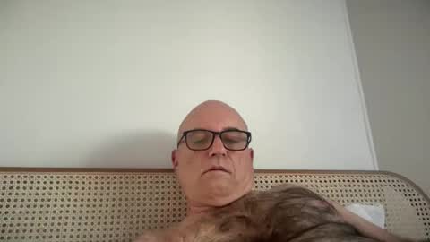 lucas10004 online show from 10-01-25, 06:19