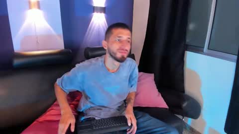 Snapshot of lucas4me chatting on 02-19-26, 12:28 Lucas online show from 02-19-26, 12:28