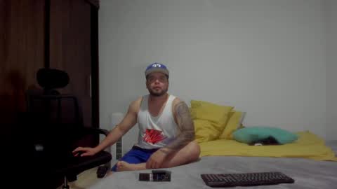 lucas_estrada1 online show from 03-31-26, 04:24