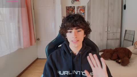 lucas_xo online show from 12-22-25, 09:01